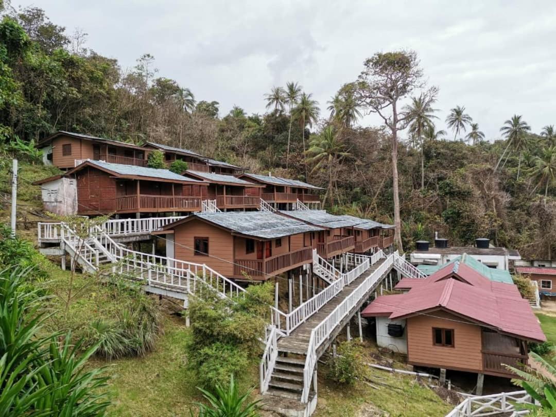 Long Beach Garden Kampung Kuala Besut Exterior photo